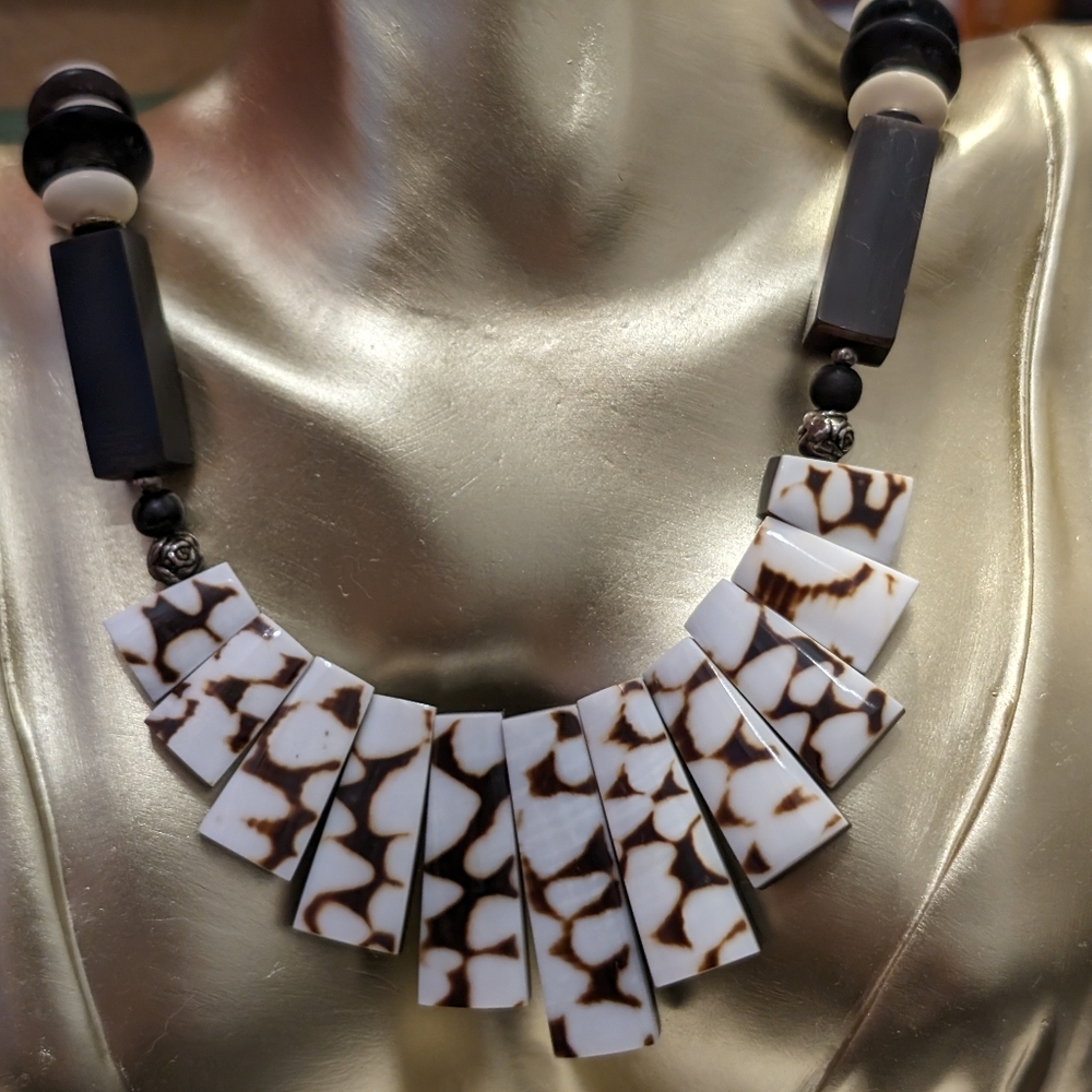 Filipino Shell Bib Necklace Natural Black Lip MOP & Carved Shell Tubes VTG Boho